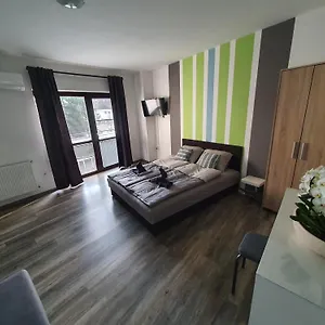 rezervați aici