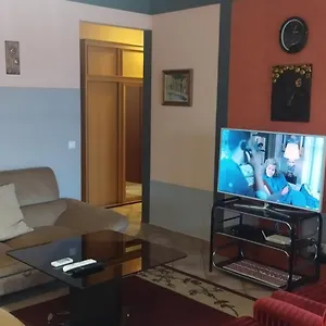 rezervați aici